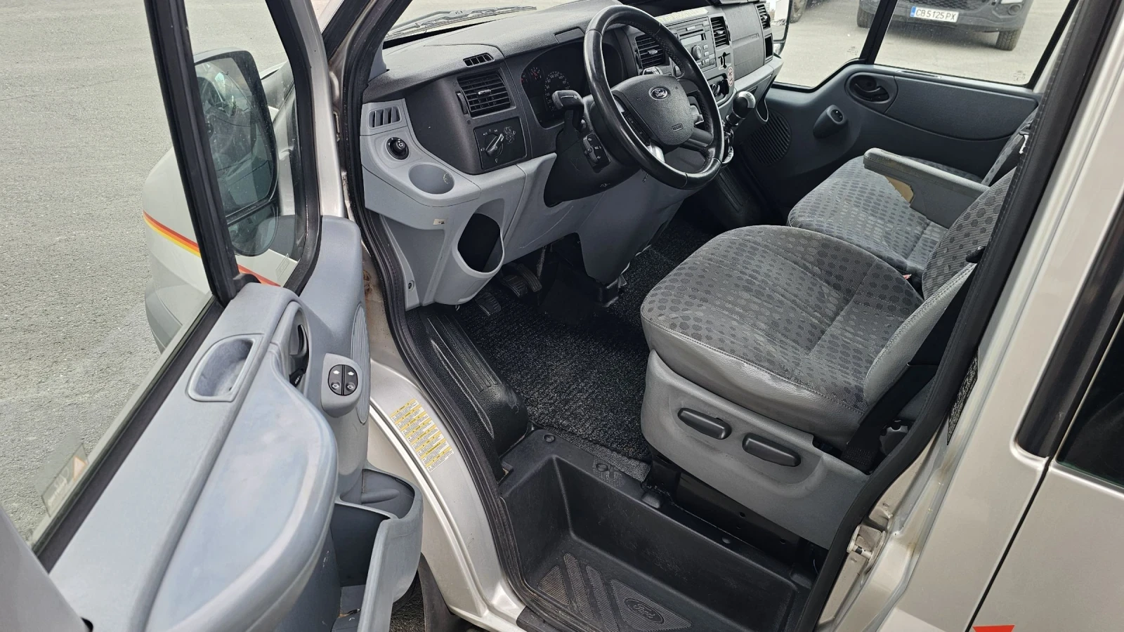 Ford Transit 2.2 TD с два климатика , снимка 5 - Бусове и автобуси - 54620492