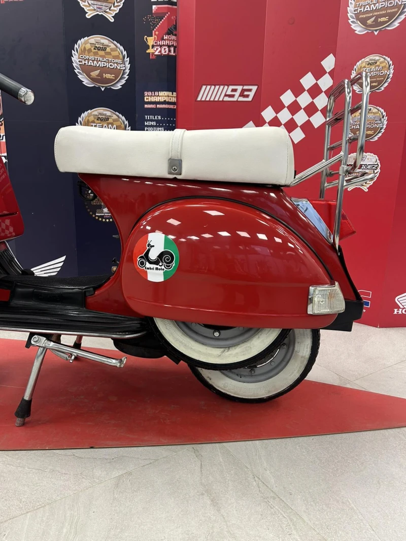 Vespa 125, снимка 4 - Мотоциклети и мототехника - 49225917