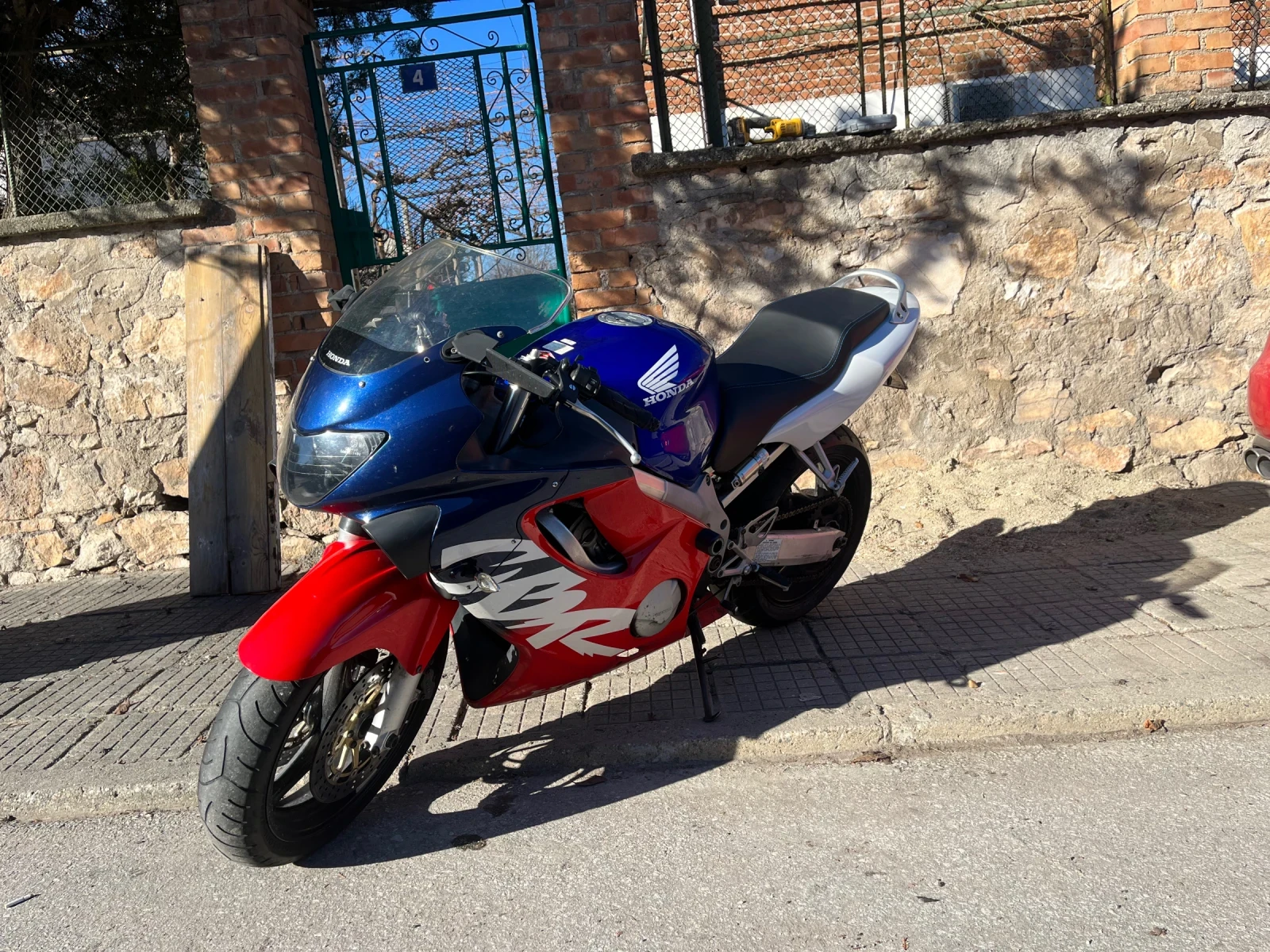 Honda Cbr F4 - изображение 4