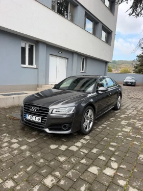������ Audi A8