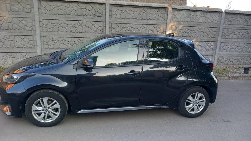 Toyota Yaris Automat 1.5i, снимка 7 - Автомобили и джипове - 47346121