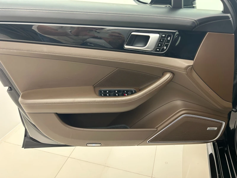 Porsche Panamera Turbo Sport Turismo, снимка 17 - Автомобили и джипове - 51498543