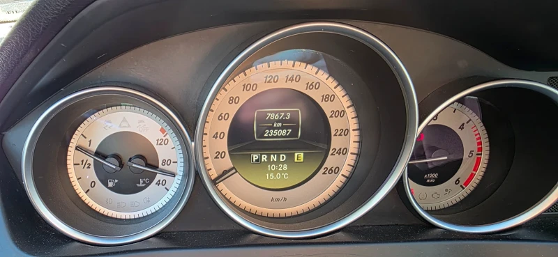 Mercedes-Benz C 250 4 matic, снимка 5 - Автомобили и джипове - 52256849