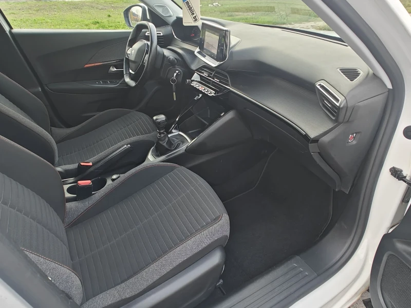 Peugeot 2008 1.5 HDI 110кс Euro 6AP, снимка 9 - Автомобили и джипове - 52380175
