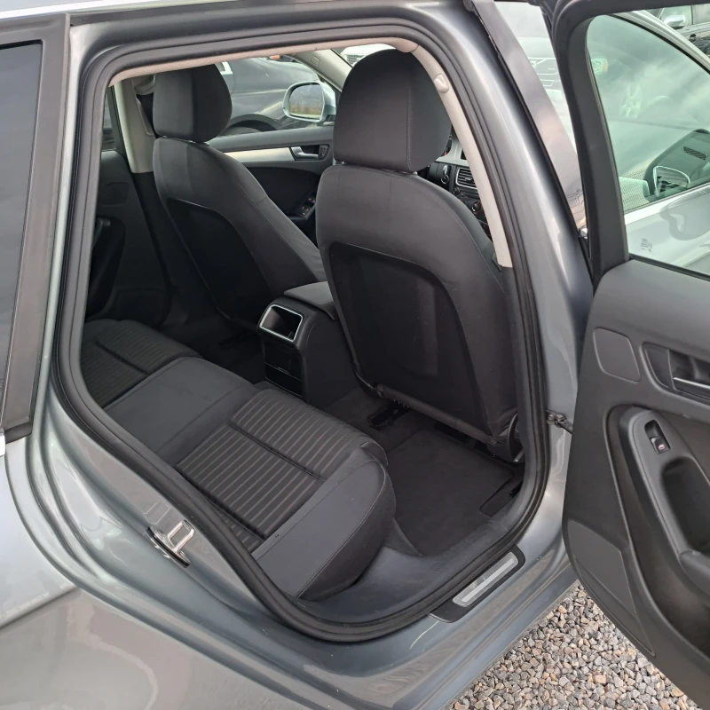 Audi A4 2.0TDI* B8* XENON-Adaptive* LED* Автомат* Уникат!*, снимка 11 - Автомобили и джипове - 52681928