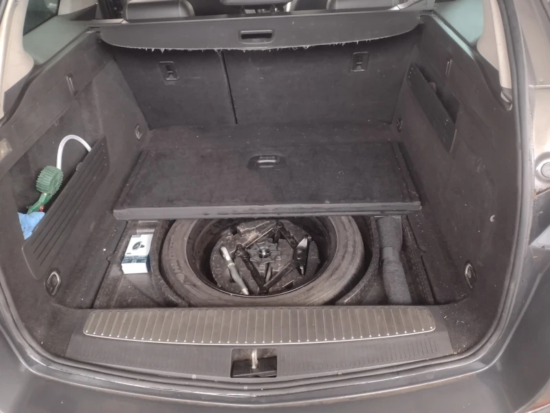 Opel Astra Sport tourer, снимка 16 - Автомобили и джипове - 53058567