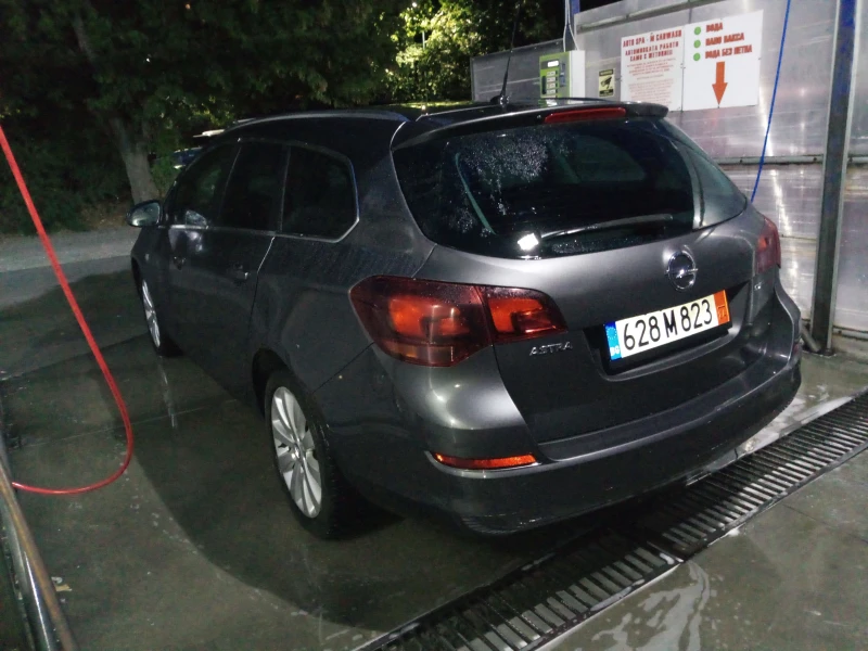 Opel Astra Sport tourer, снимка 5 - Автомобили и джипове - 53058567