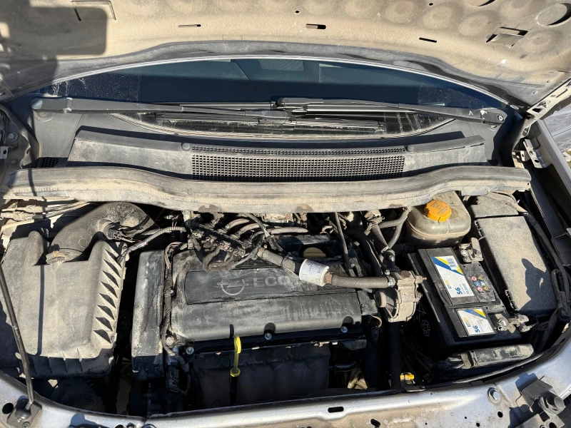 Opel Zafira 1.6 Газ-Бензин 7 Места 2009 Климатроник Зимни Гуми, снимка 15 - Автомобили и джипове - 53090595