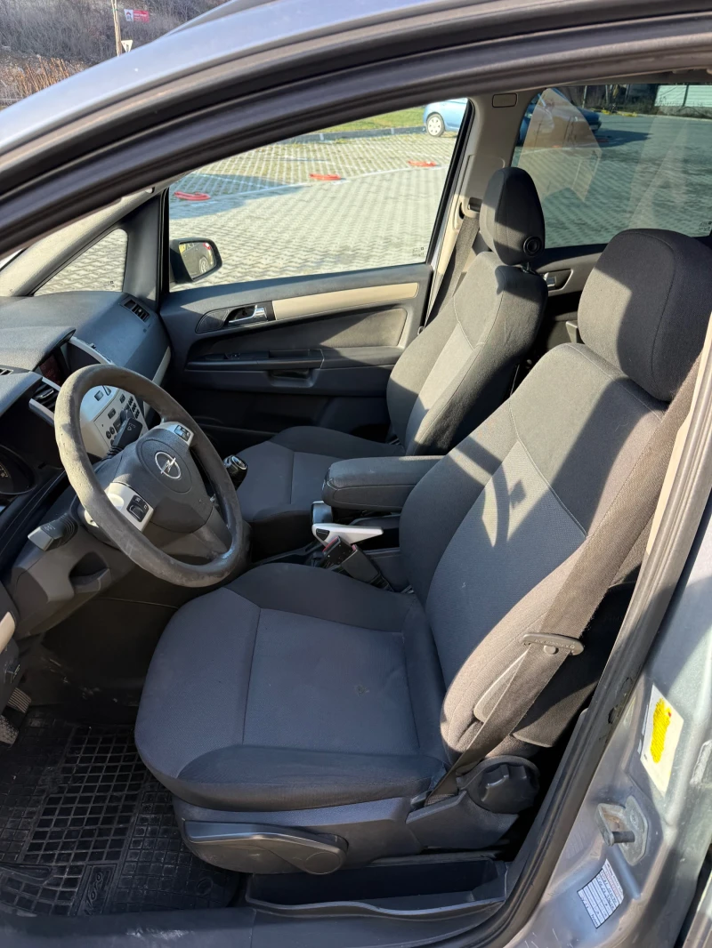 Opel Zafira 1.6 Газ-Бензин 7 Места 2009 Климатроник Зимни Гуми, снимка 11 - Автомобили и джипове - 53090595