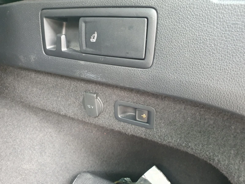 VW Passat 1.6 tdi, снимка 7 - Автомобили и джипове - 53564398