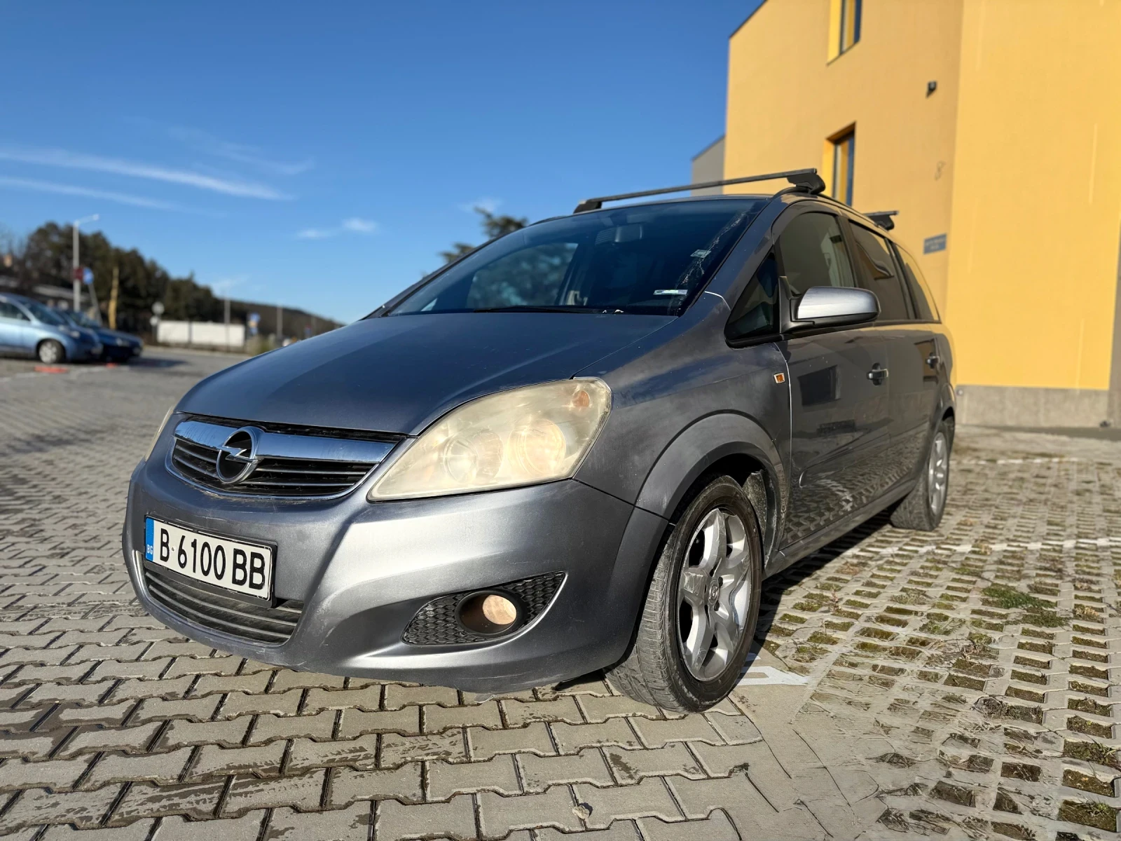 Opel Zafira 1.6 Газ-Бензин 7 Места 2009 Климатроник Зимни Гуми, снимка 1