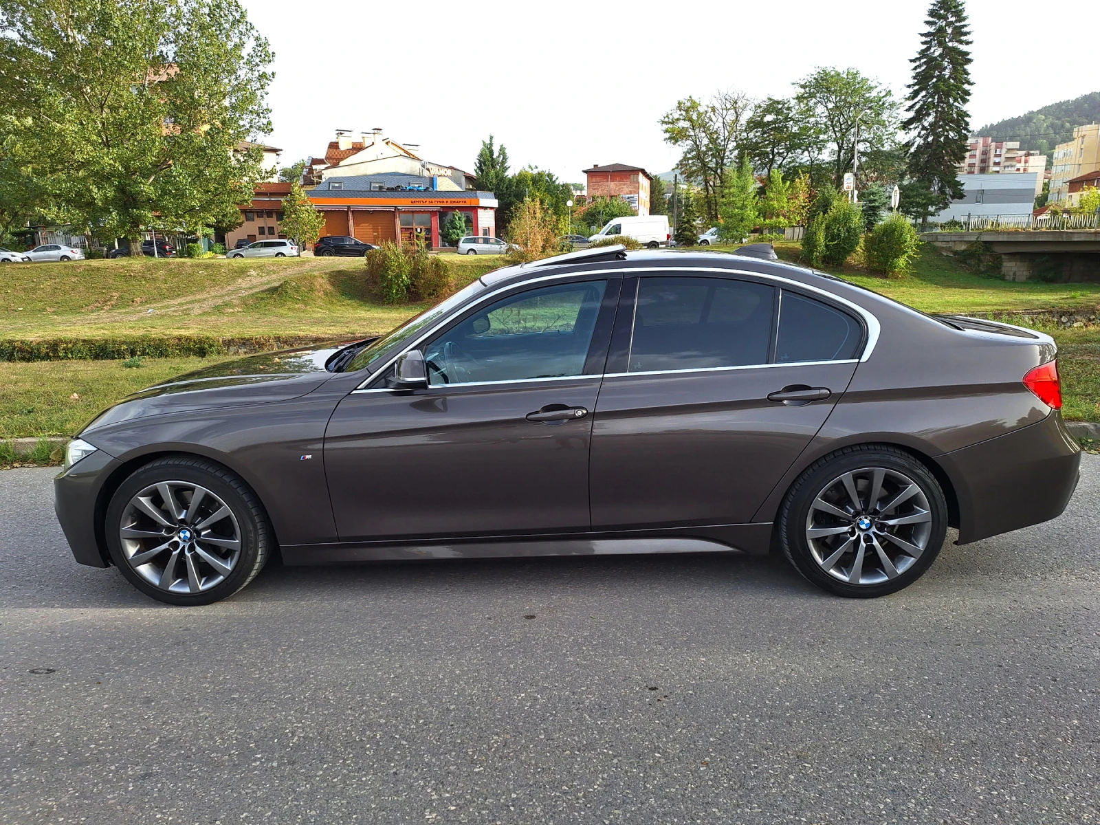 BMW 330 330d 4x4 Full като нова 258к.с.М-пакет седан - изображение 4