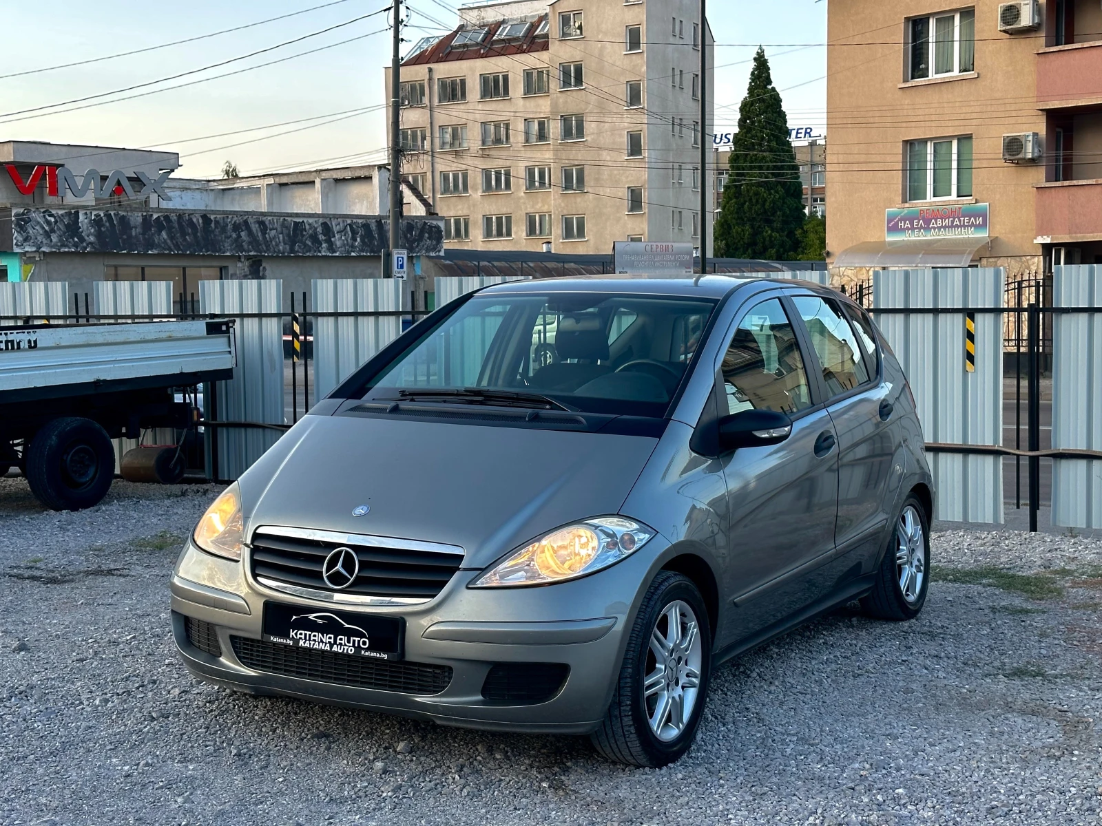 Mercedes-Benz A 180 6-Скорости* Темпомат* Бордкомпютър* Мултиволан* ТО - изображение 2