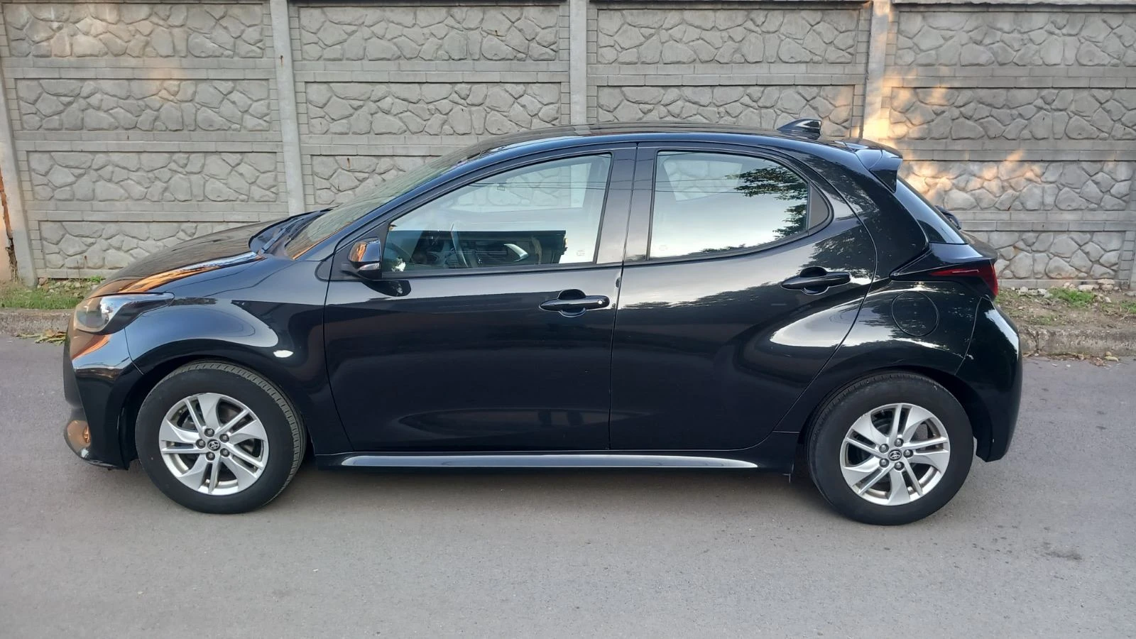 Toyota Yaris Automat 1.5i - изображение 9