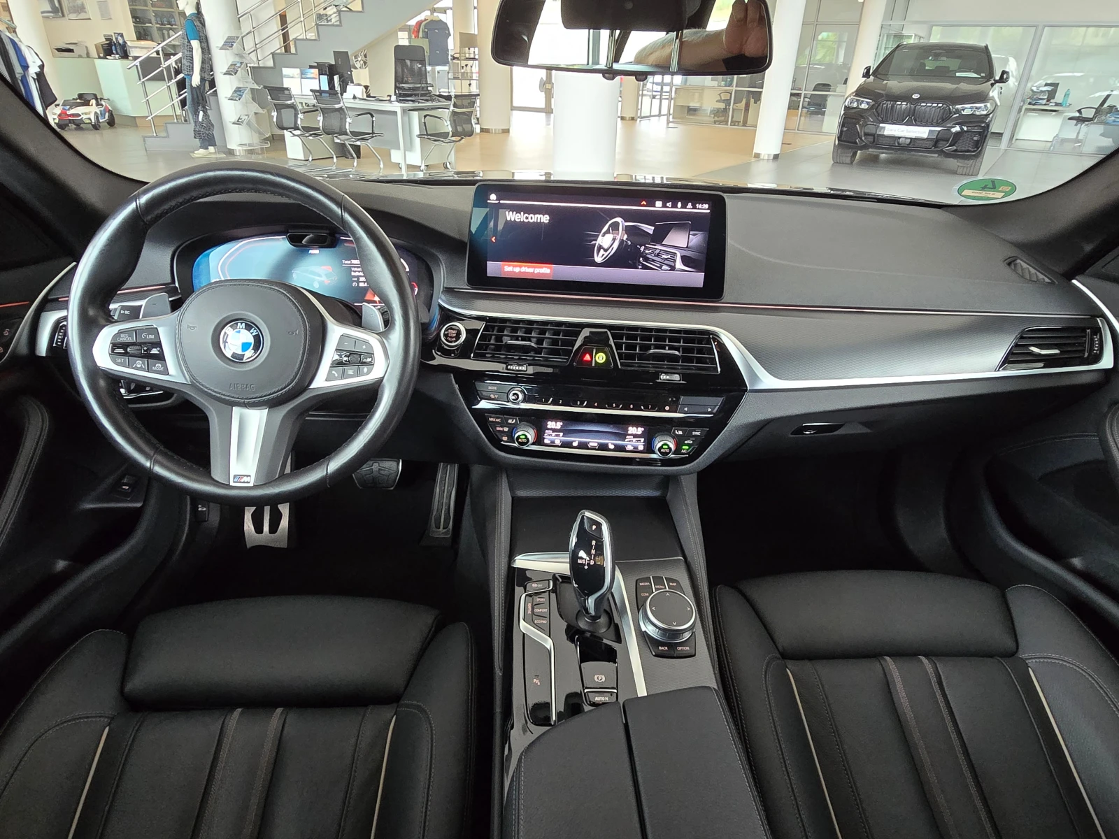 BMW 530 d xDrive Touring Facelift M Paket - изображение 9