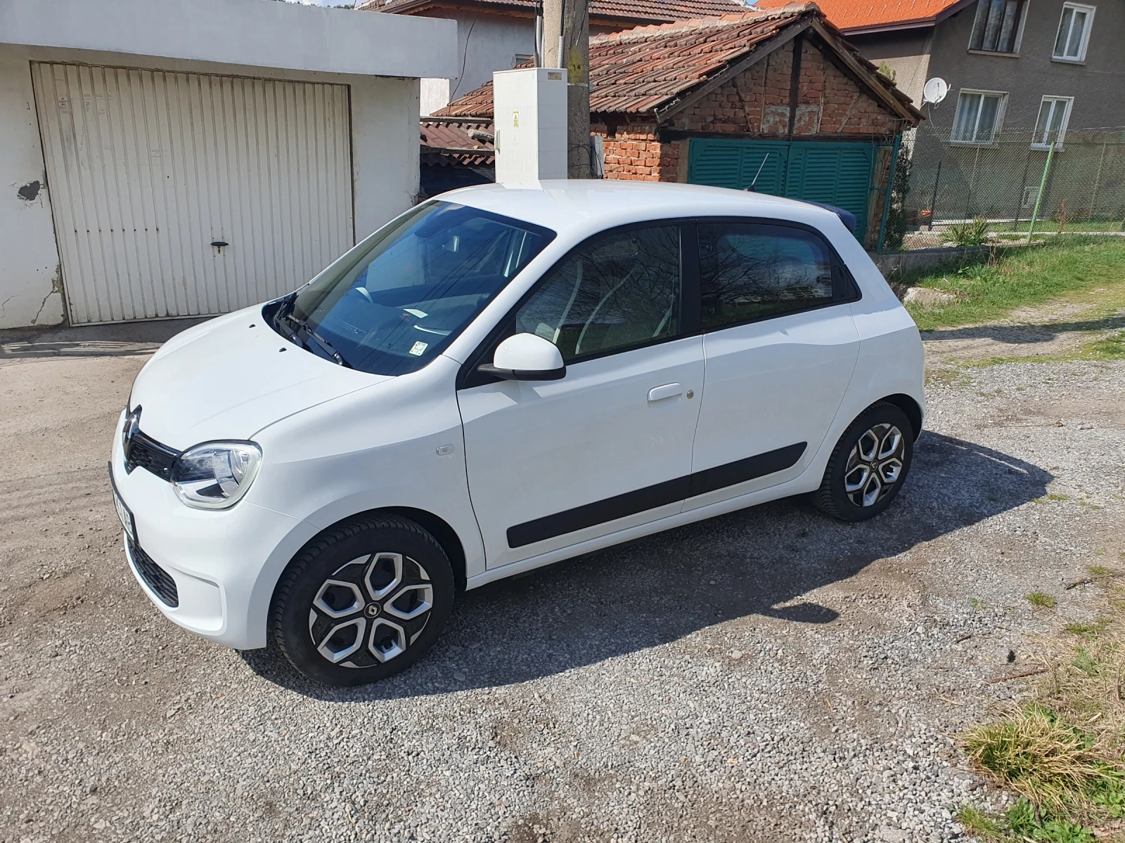 Renault Twingo 22KWh 82кс с 2лв 210км - изображение 4