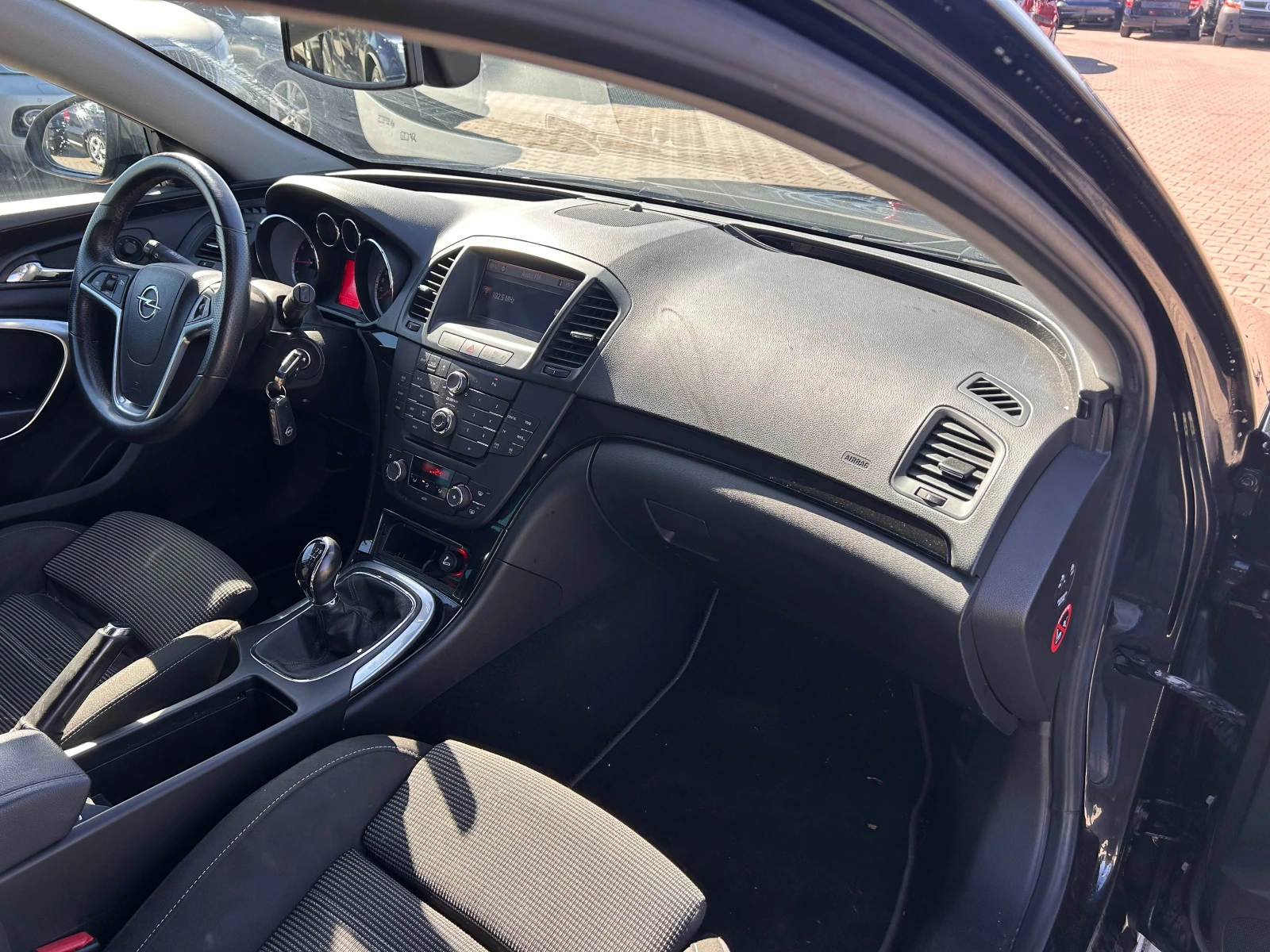 Opel Insignia 1.6T NAVI EURO 5 - изображение 10