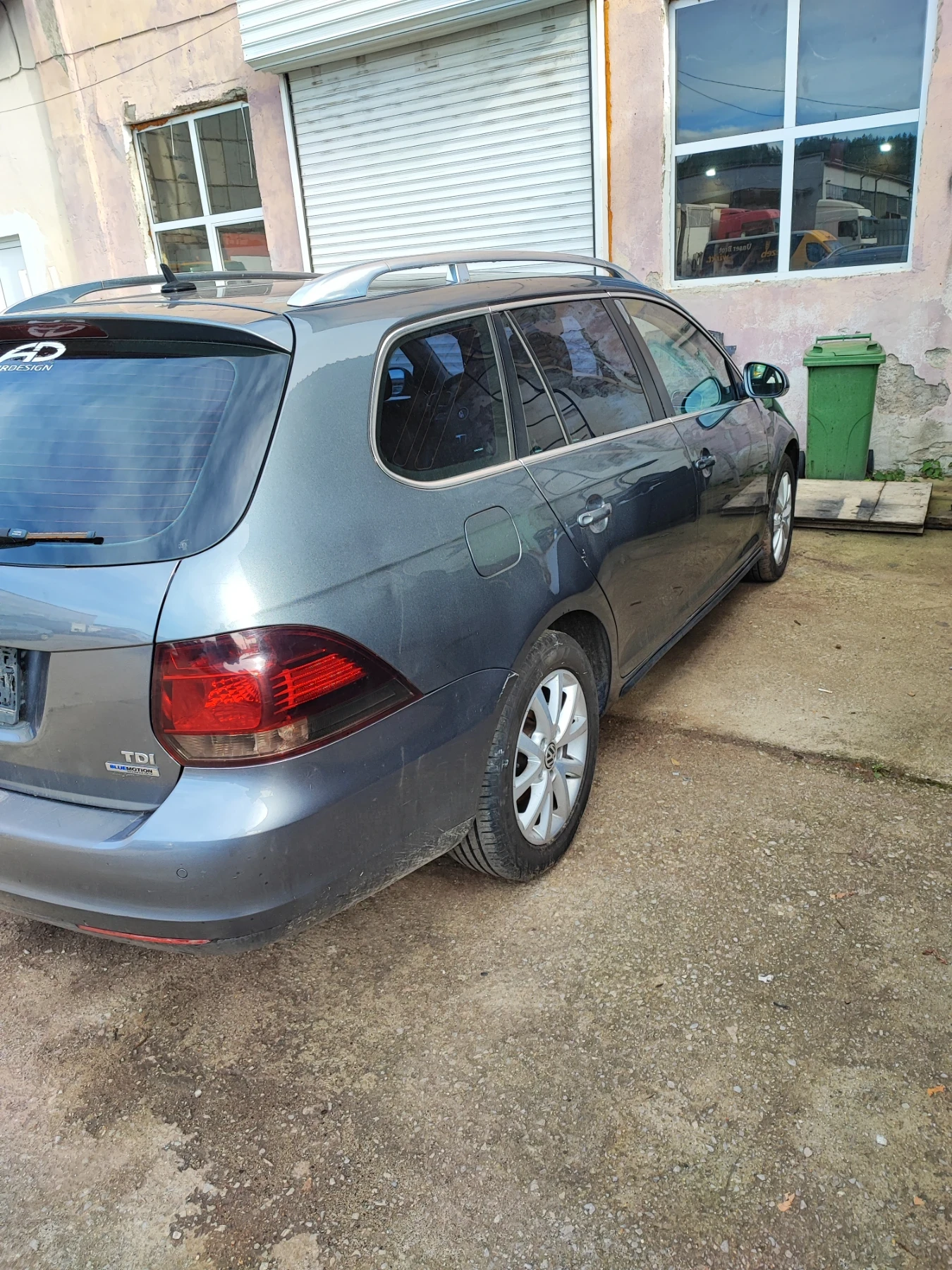 VW Golf Variant 1.6tdi - изображение 6