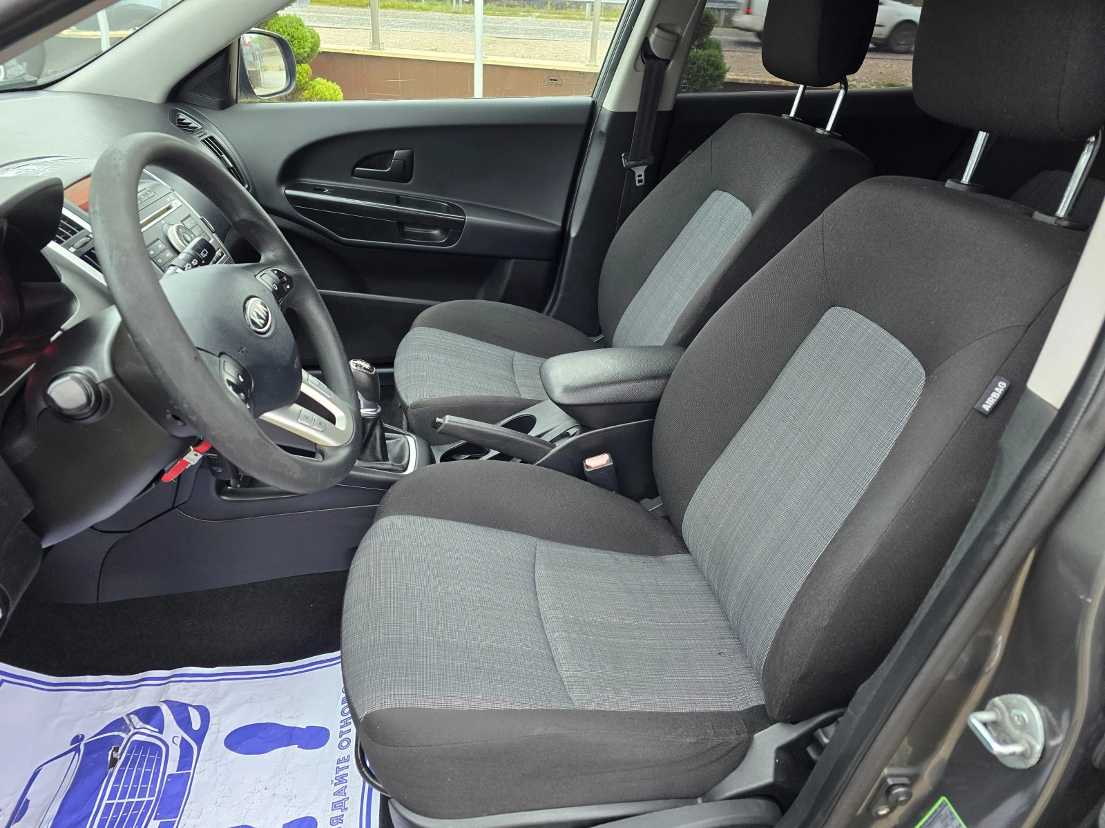 Kia Ceed 1.6CRDI 90кс ! ! РЕАЛНИ КИЛОМЕТРИ ! ! ЕВРО 5 - изображение 10