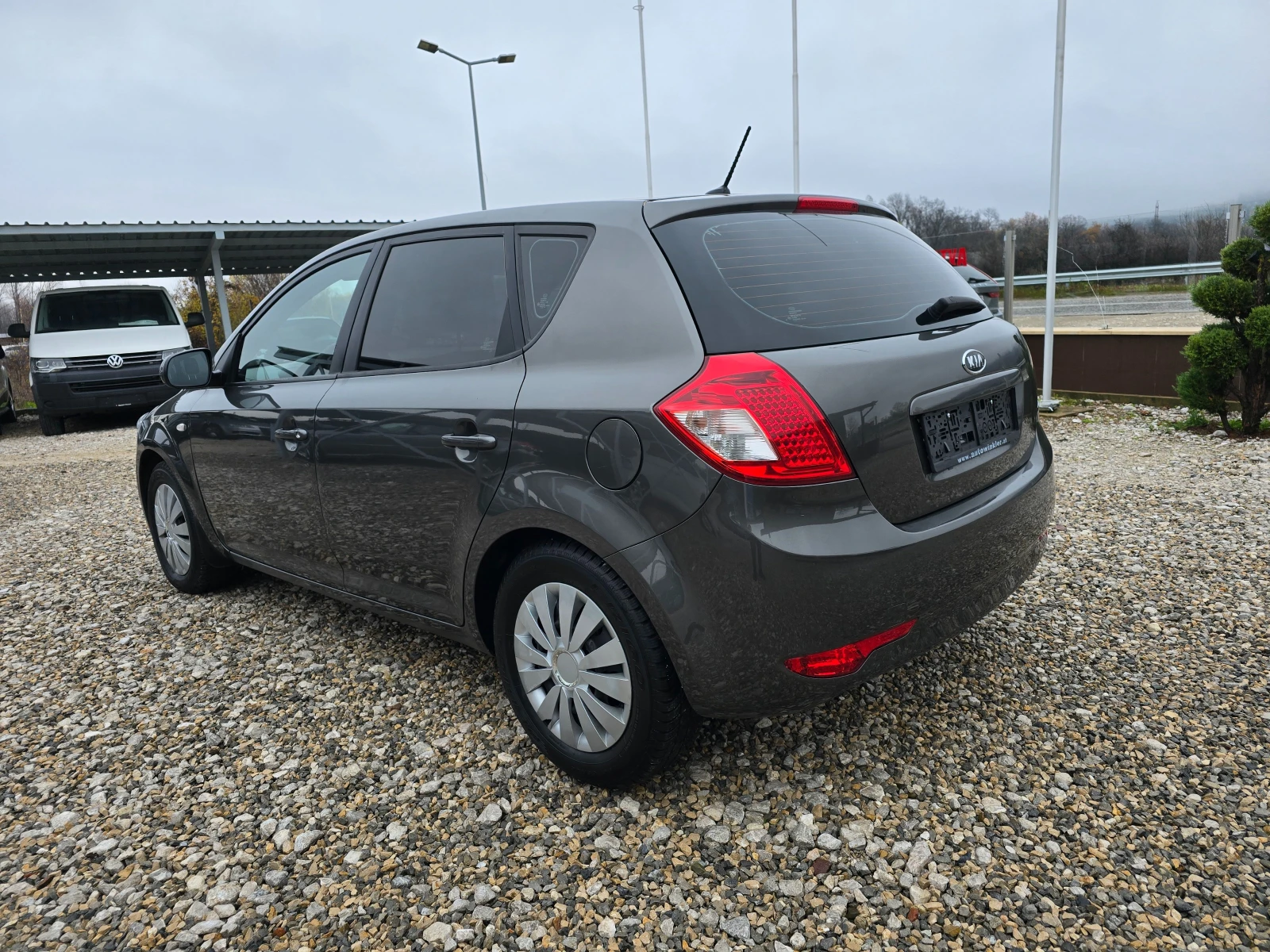 Kia Ceed 1.6CRDI 90кс ! ! РЕАЛНИ КИЛОМЕТРИ ! ! ЕВРО 5 - изображение 3