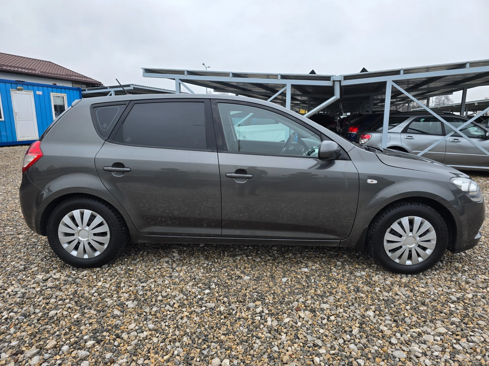 Kia Ceed 1.6CRDI 90кс ! ! РЕАЛНИ КИЛОМЕТРИ ! ! ЕВРО 5 - изображение 6