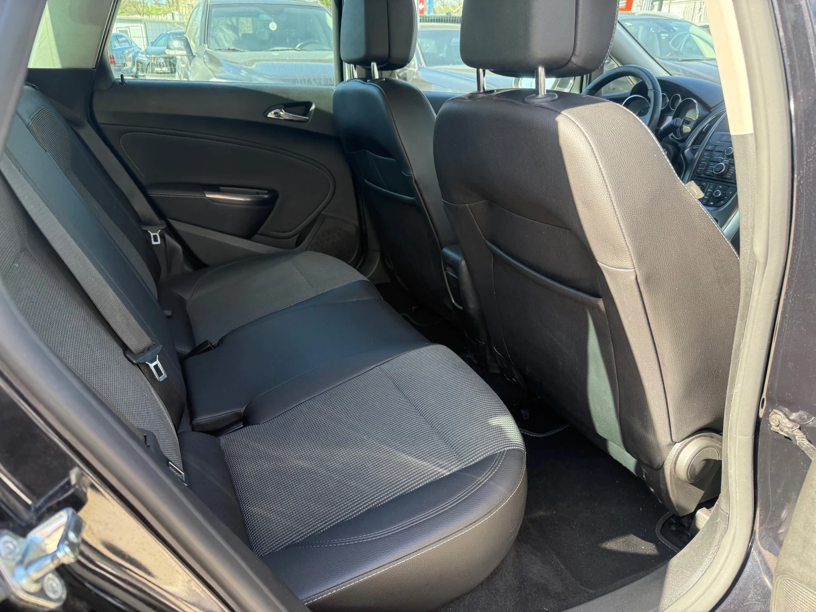 Opel Astra 1.7CDTI - 125к.с. , снимка 14 - Автомобили и джипове - 54139396