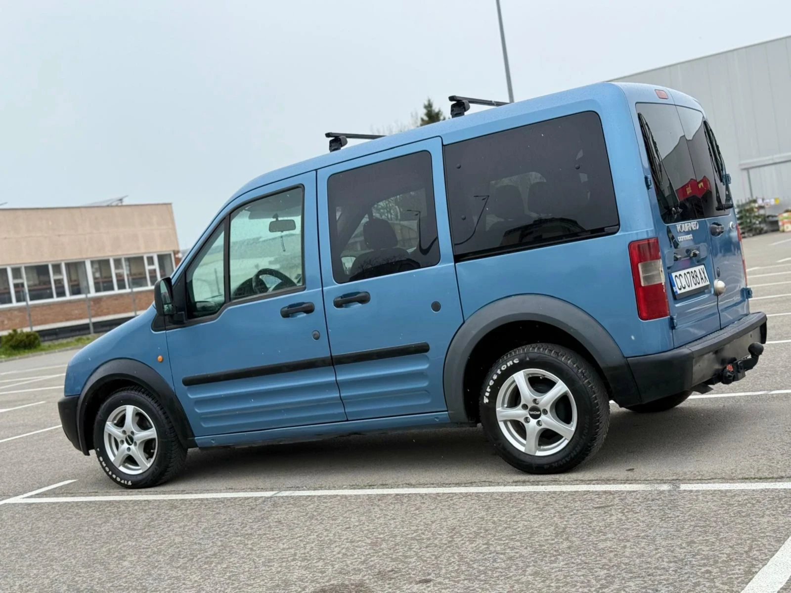 Ford Tourneo Connect 1.8\TDCI\КЛИМАТИК\ОБСЛУЖЕН\СЕРВ. ИСТОРИЯ\БЕЗ РЪЖДА, снимка 2 - Автомобили и джипове - 54497770