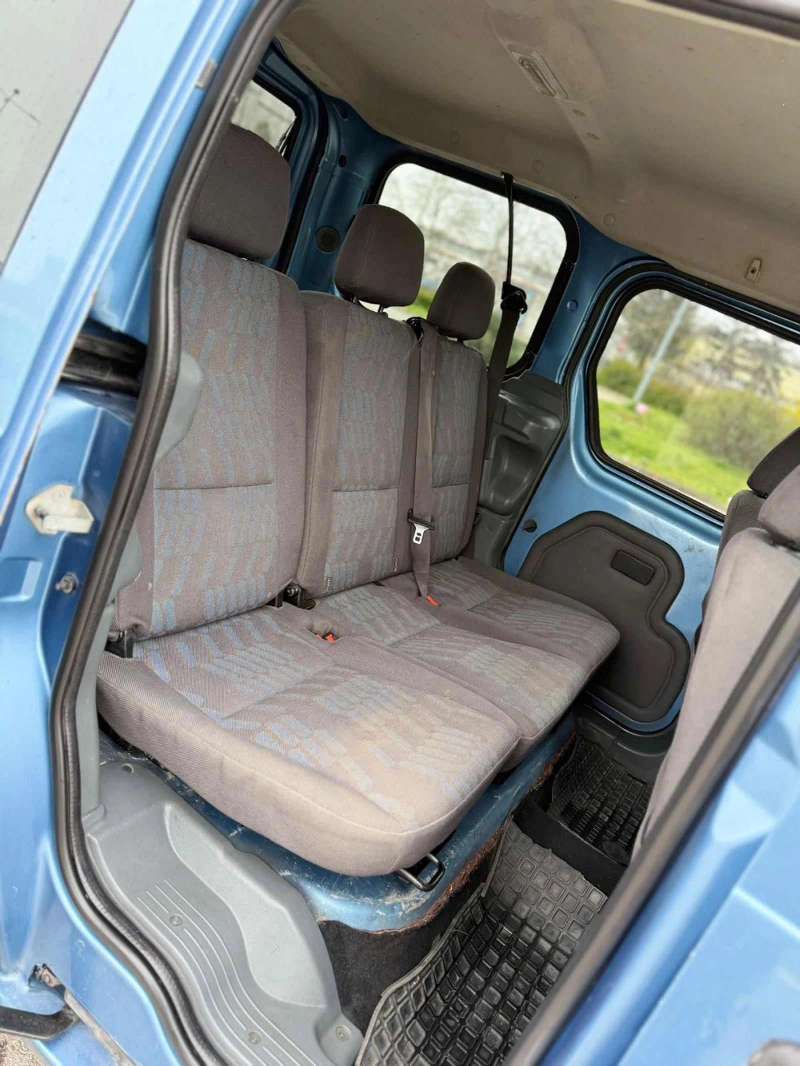 Ford Tourneo Connect 3 КЛЮЧА/ РАБОТЕЩ КЛИМАТИК/СЕРВ. ИСТОРИЯ/БЕЗ РЪЖДА , снимка 14 - Автомобили и джипове - 54165893