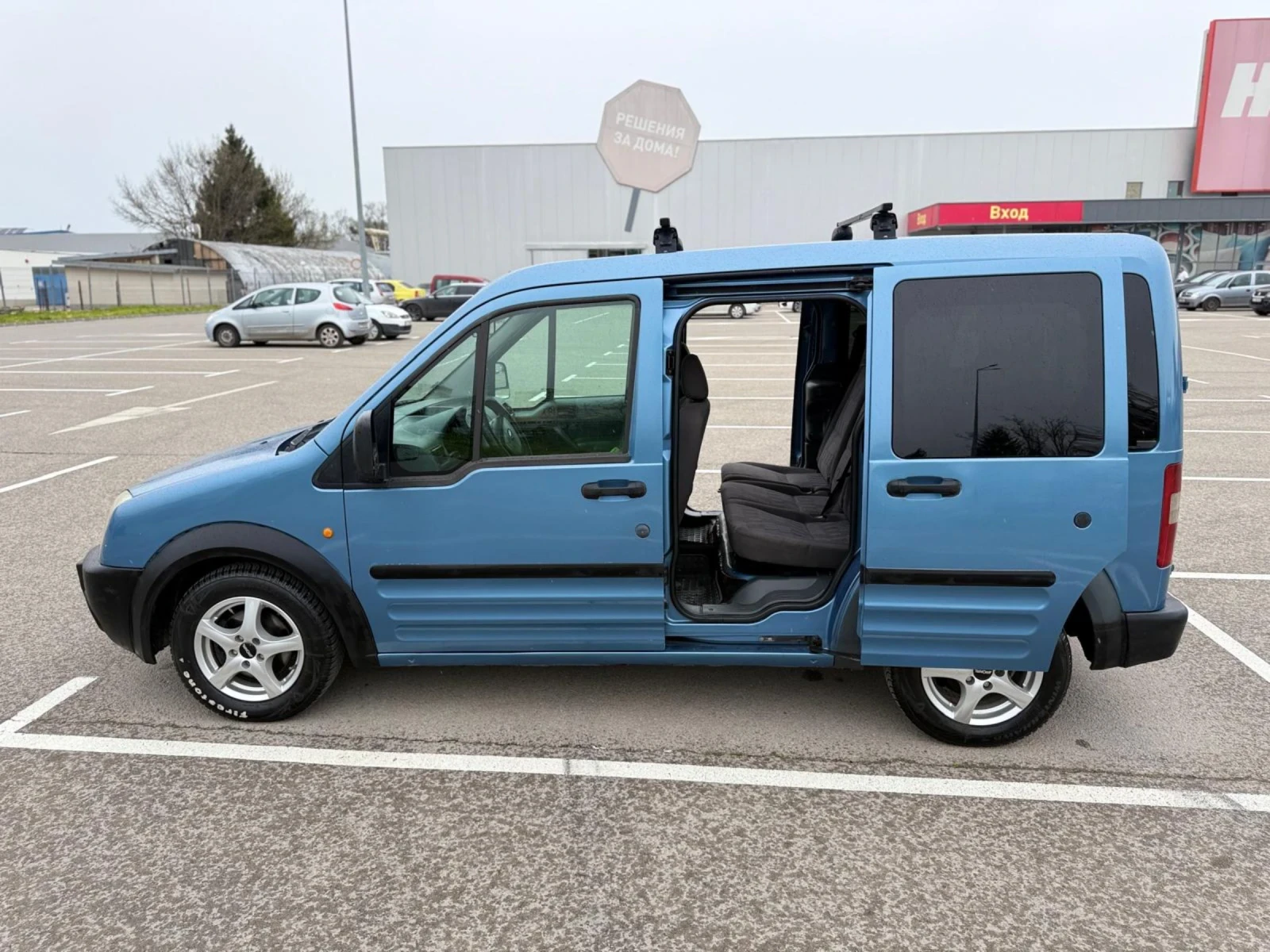 Ford Tourneo Connect 3 КЛЮЧА/ РАБОТЕЩ КЛИМАТИК/СЕРВ. ИСТОРИЯ/БЕЗ РЪЖДА , снимка 10 - Автомобили и джипове - 54165893