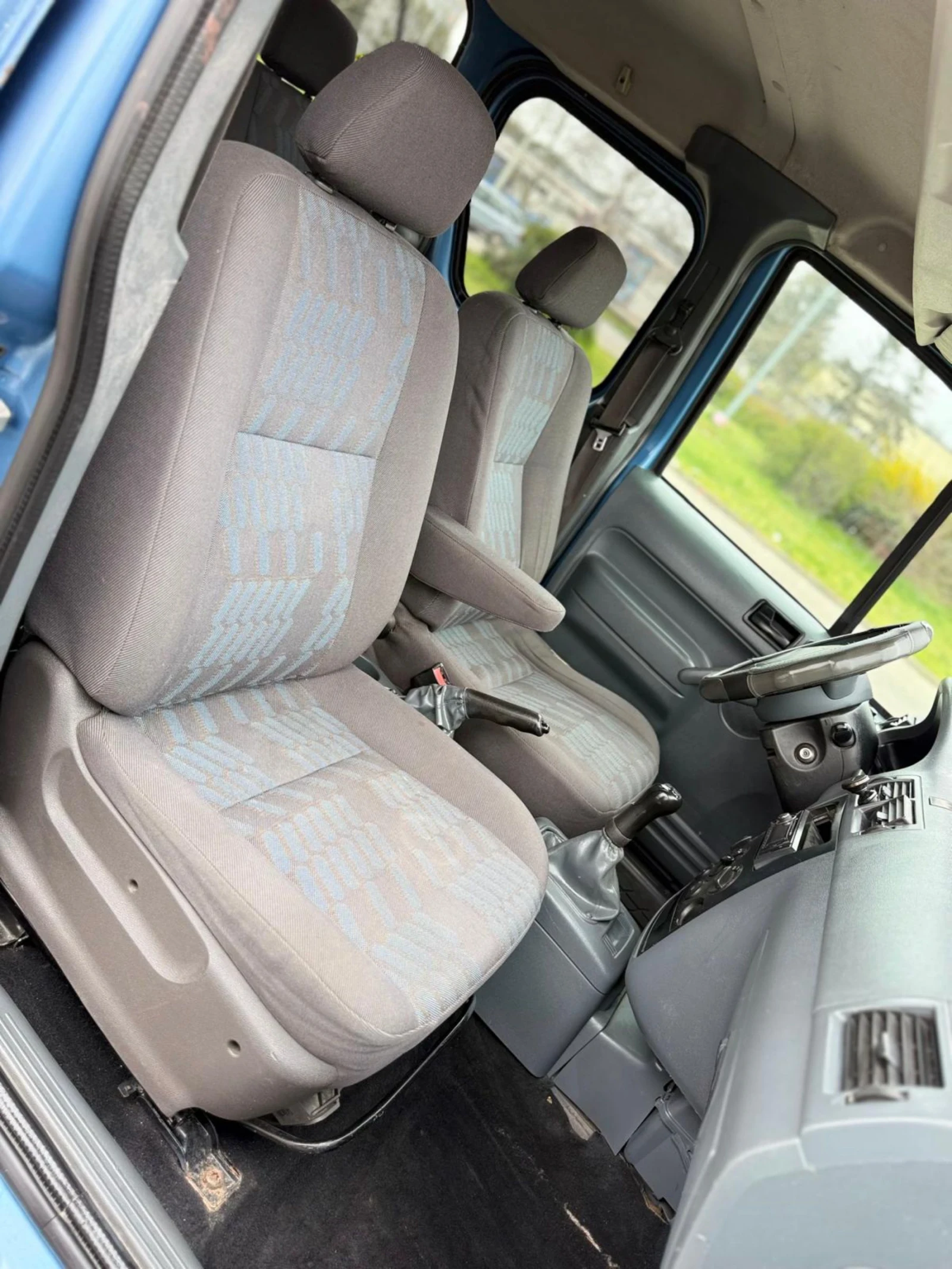 Ford Tourneo Connect 3 КЛЮЧА/ РАБОТЕЩ КЛИМАТИК/СЕРВ. ИСТОРИЯ/БЕЗ РЪЖДА , снимка 15 - Автомобили и джипове - 54165893