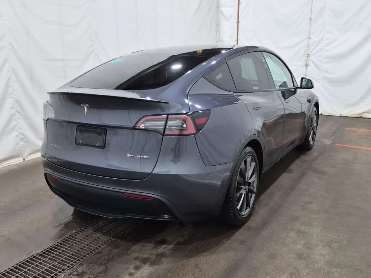 Tesla Model Y PERFORMANCE| АВТОПИЛОТ| ПАНОРАМА| CARFAX| , снимка 3 - Автомобили и джипове - 54280019