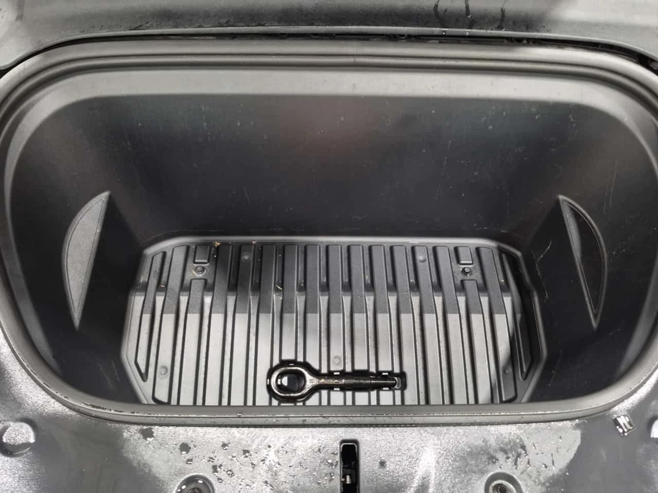 Tesla Model Y PERFORMANCE| АВТОПИЛОТ| ПАНОРАМА| CARFAX| , снимка 16 - Автомобили и джипове - 54280019