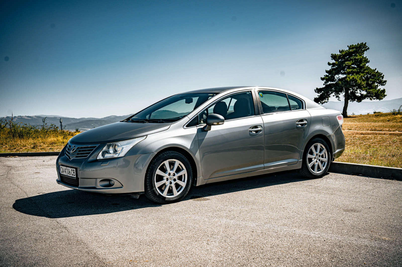 Toyota Avensis 2.2, снимка 16 - Автомобили и джипове - 55598399