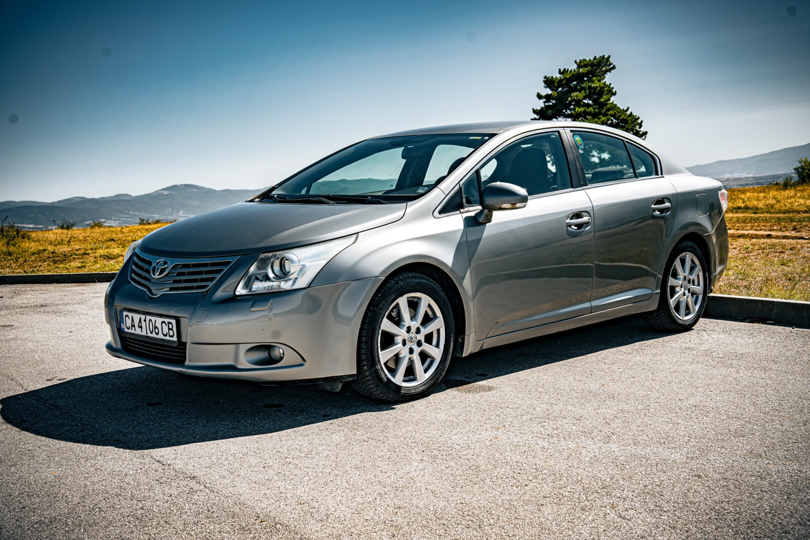 Toyota Avensis 2.2, снимка 15 - Автомобили и джипове - 55598399