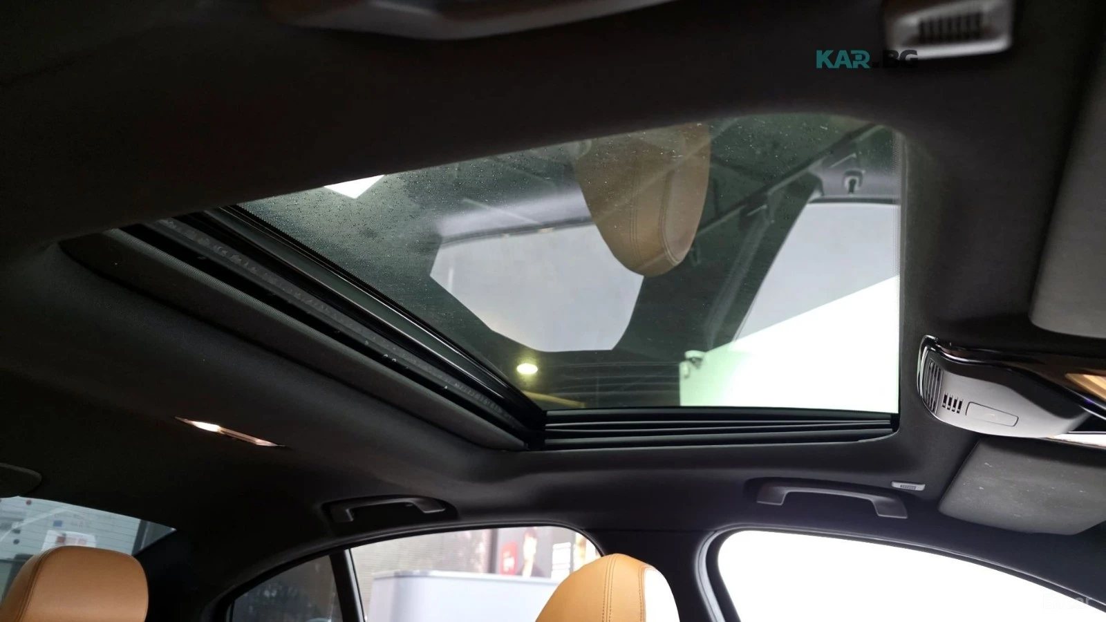 BMW 330 * M-SPORT* XDRIVE* 360* HEAD-UP* ПОДГРЕВ* ШИБИДАХ*, снимка 16 - Автомобили и джипове - 54892675