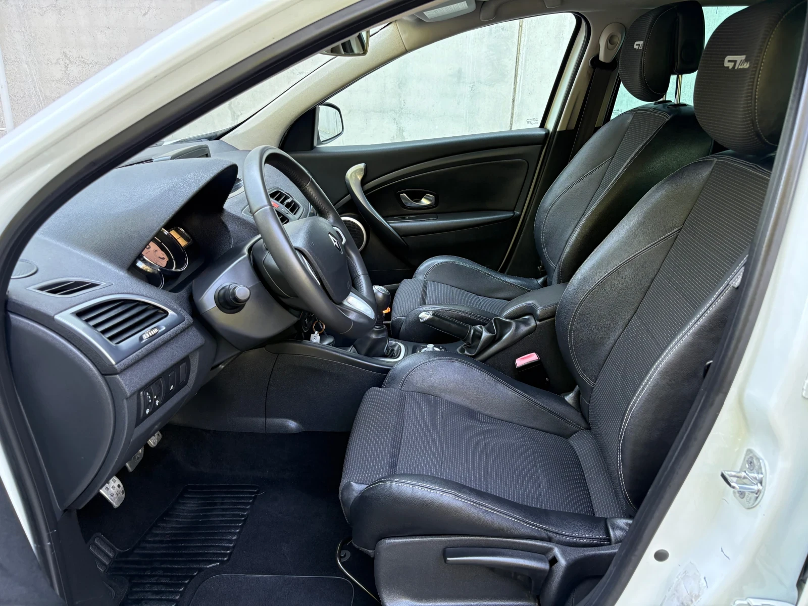 Renault Megane 1.9 DCI GT LINE , снимка 6 - Автомобили и джипове - 55015658