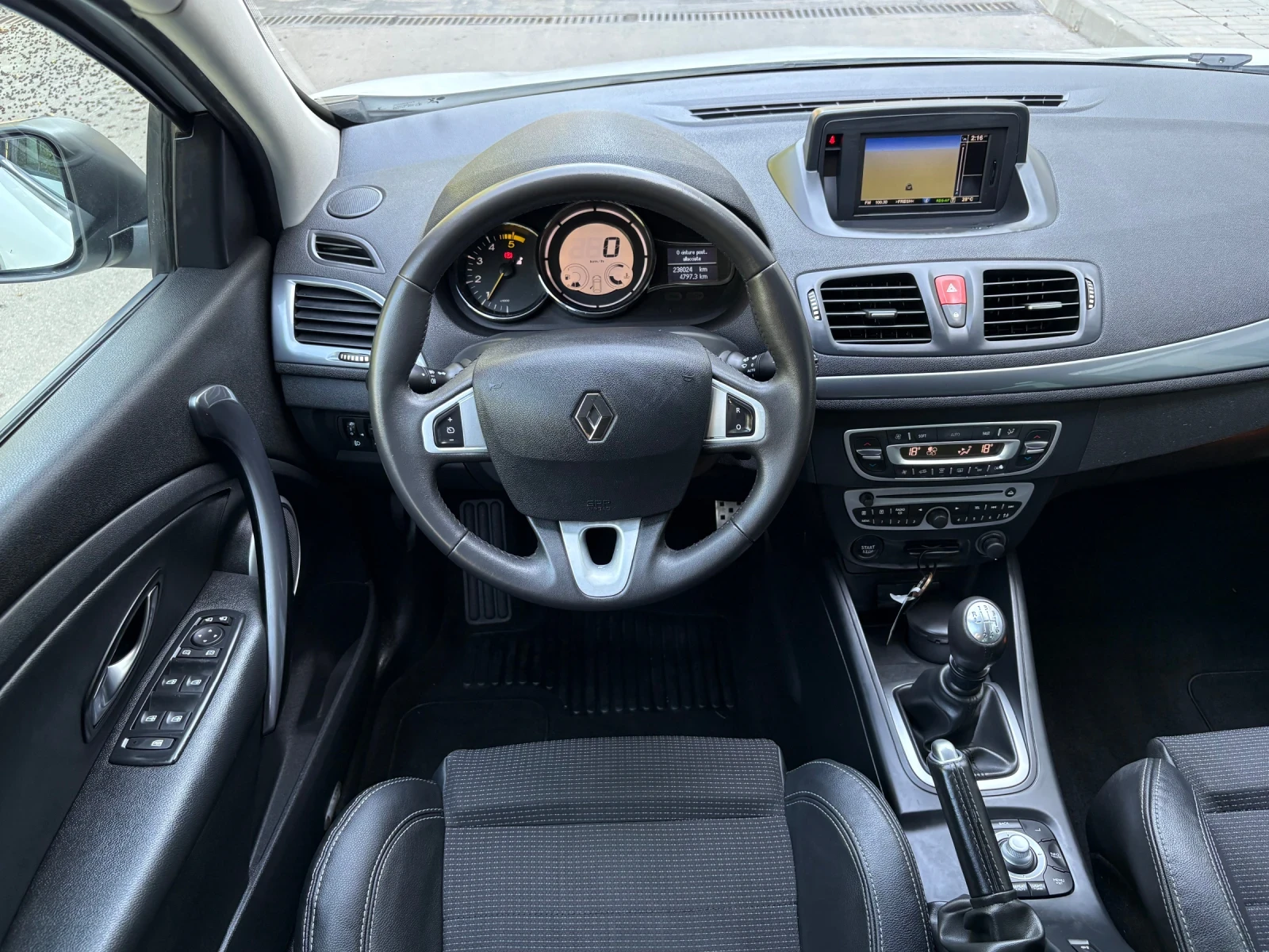 Renault Megane 1.9 DCI GT LINE , снимка 11 - Автомобили и джипове - 55015658