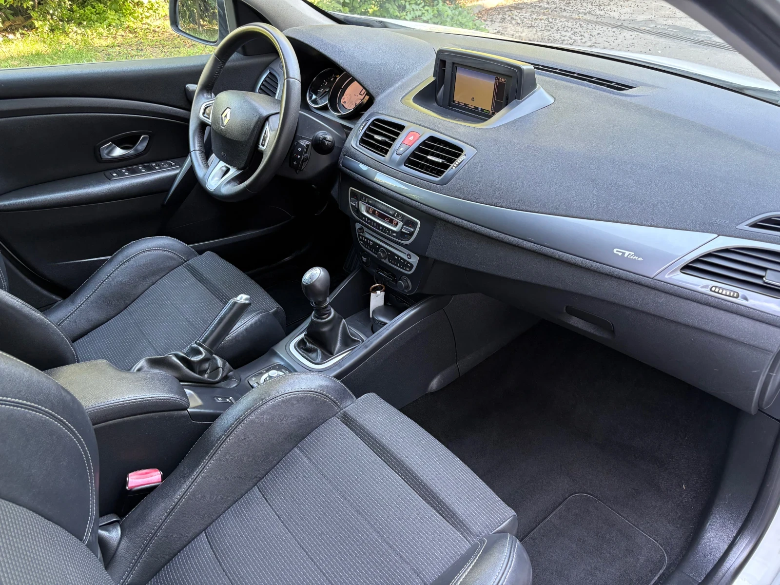 Renault Megane 1.9 DCI GT LINE , снимка 8 - Автомобили и джипове - 55015658