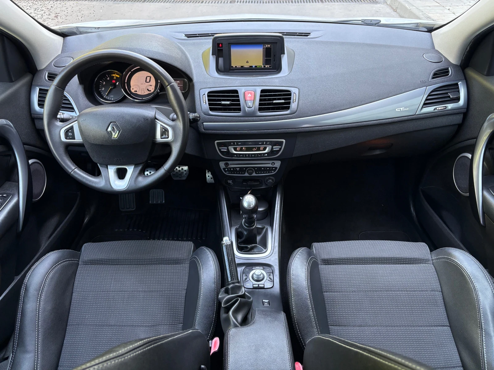 Renault Megane 1.9 DCI GT LINE , снимка 9 - Автомобили и джипове - 55015658