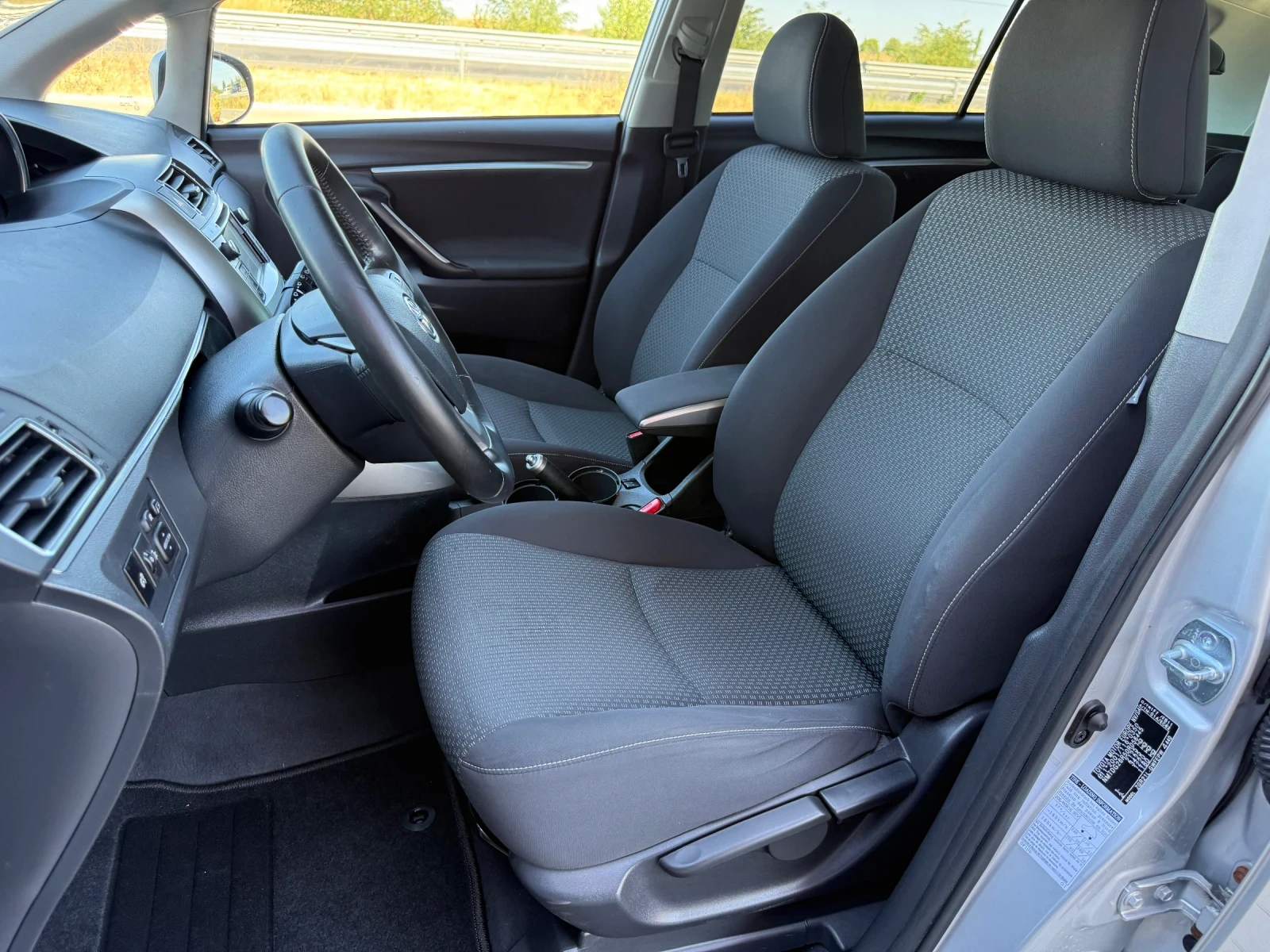 Toyota Verso 1.8 VVT-i / FACELIFT / EXECUTIVE / NAVI / CAMERA | Mobile.bg � ����������� 10