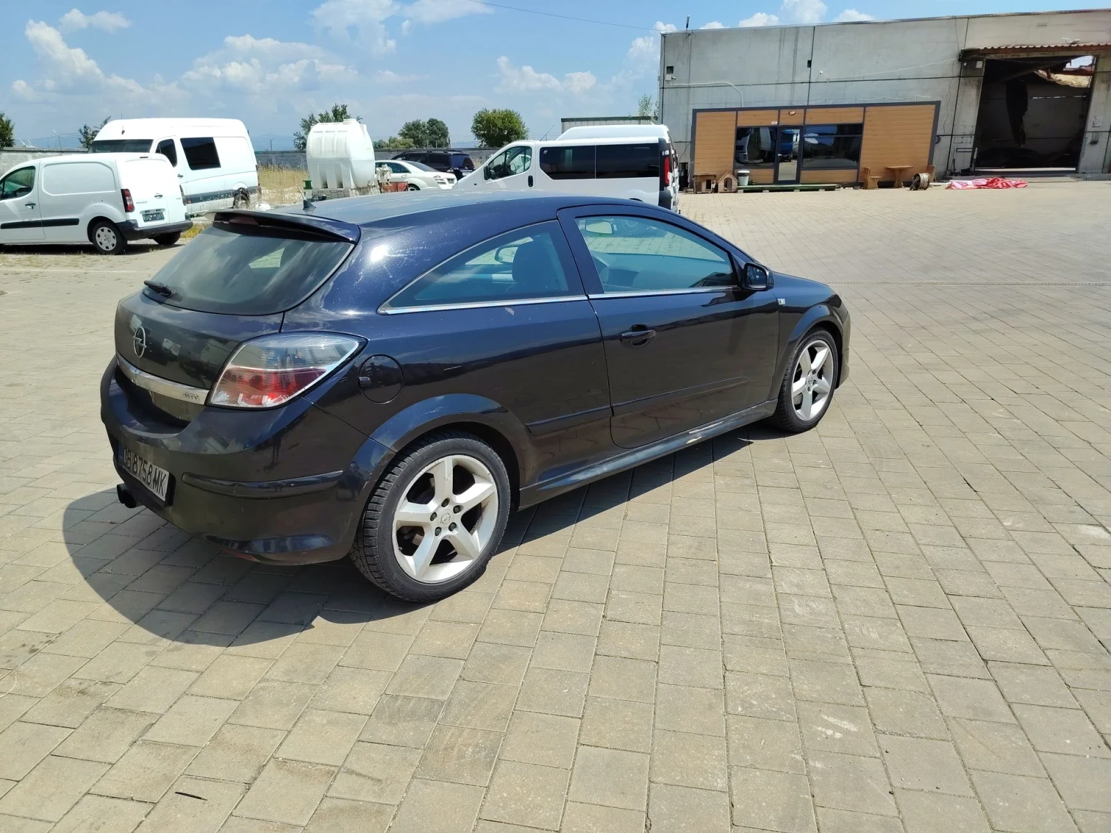 Opel Astra 1.9 GTC, снимка 4 - Автомобили и джипове - 55895795