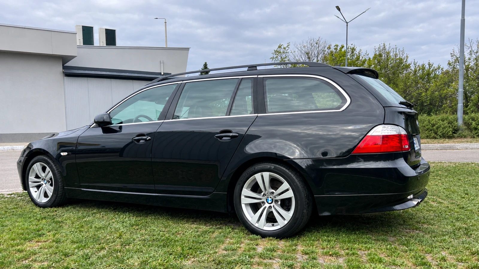BMW 525 3.0d LCI, снимка 3 - Автомобили и джипове - 56629913
