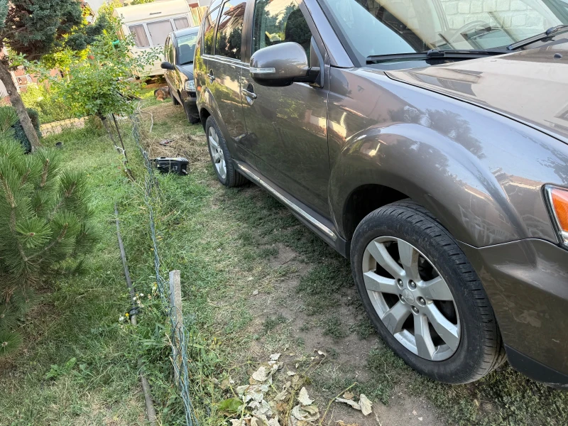 Mitsubishi Outlander, снимка 4 - Автомобили и джипове - 52023850