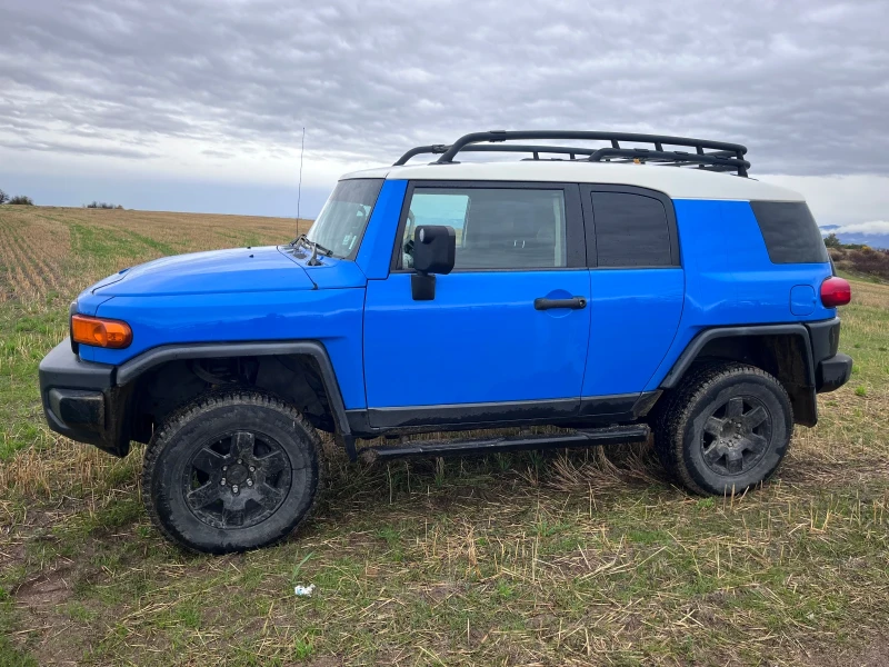 Toyota Fj cruiser, снимка 2 - Автомобили и джипове - 52634393