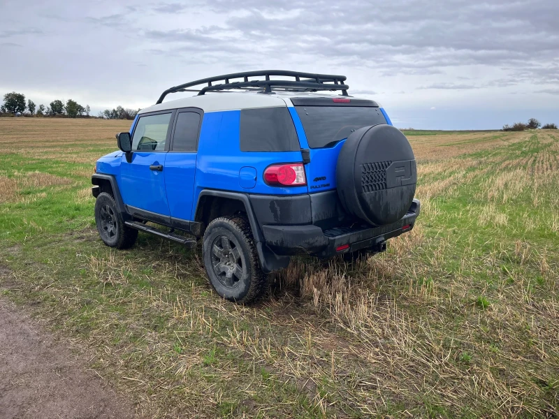 Toyota Fj cruiser, снимка 4 - Автомобили и джипове - 52634393