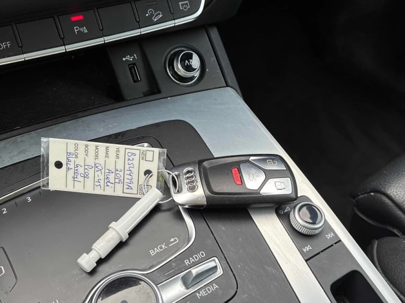 Audi Q5 2019 TECHNIK QUATTRO * БЕЗ ПЪРВОНАЧАЛНА ВНОСКА* , снимка 10 - Автомобили и джипове - 53091272