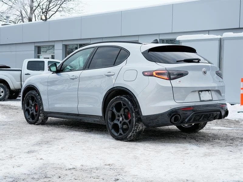 Alfa Romeo Stelvio * АвтоКредит * (ЦЕНА ДО БГ), снимка 4 - Автомобили и джипове - 53963230