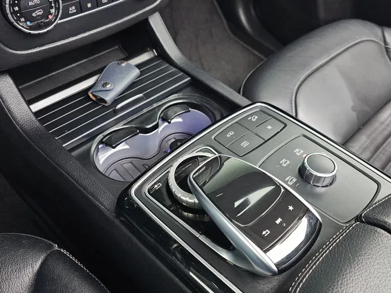 Mercedes-Benz GLE, снимка 9 - Автомобили и джипове - 54834155