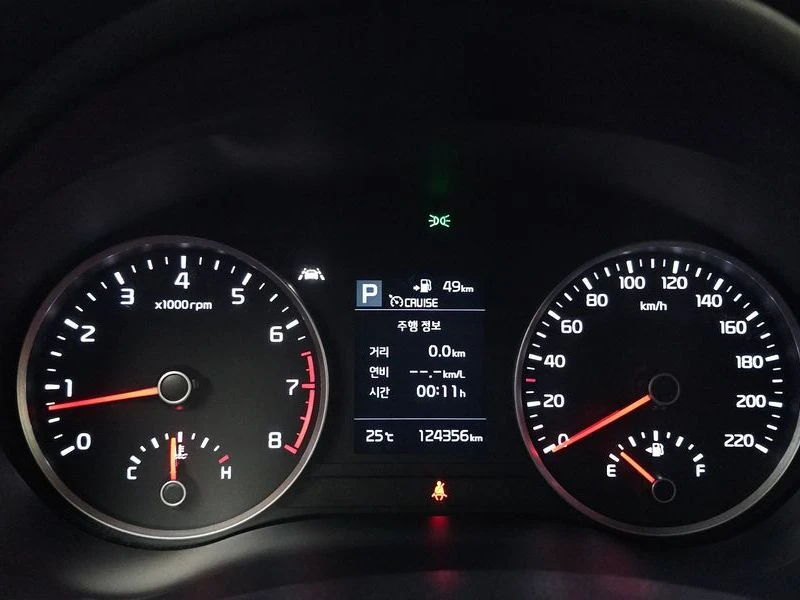 Kia Stonic 1.4| МЪРТВА ТОЧКА| КАМЕРА| ПОДГРЕВ НА ВОЛАНА, снимка 8 - Автомобили и джипове - 55737140