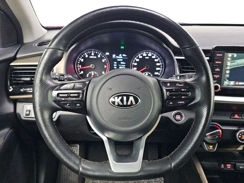 Kia Stonic 1.4| МЪРТВА ТОЧКА| КАМЕРА| ПОДГРЕВ НА ВОЛАНА, снимка 14 - Автомобили и джипове - 55737140